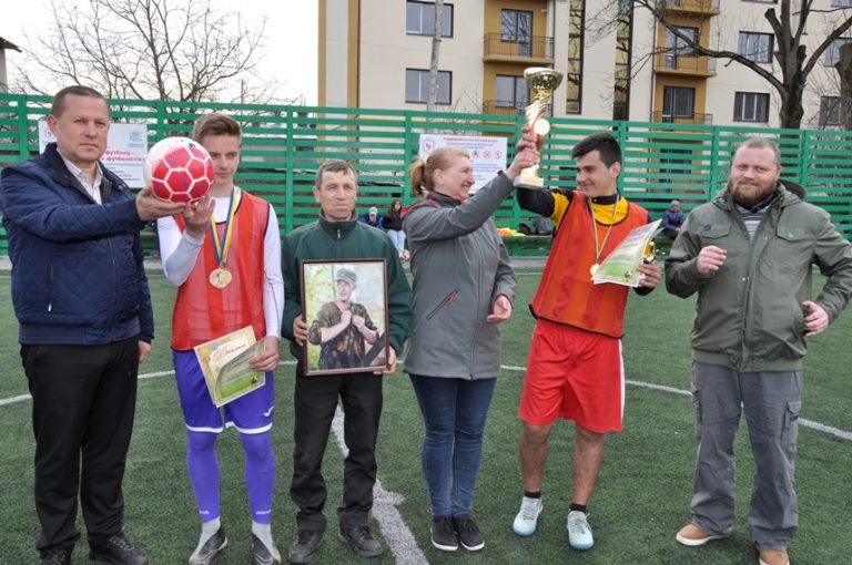 Футбольний турнір пам’яті воїна АТО відбувся на Надвірнянщині (фотофакт)