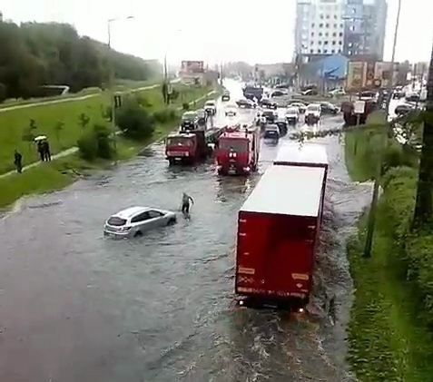 Поблизу моста на Пасічну