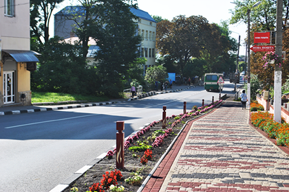 Хідник-вишиванка на вулиці Галицькій