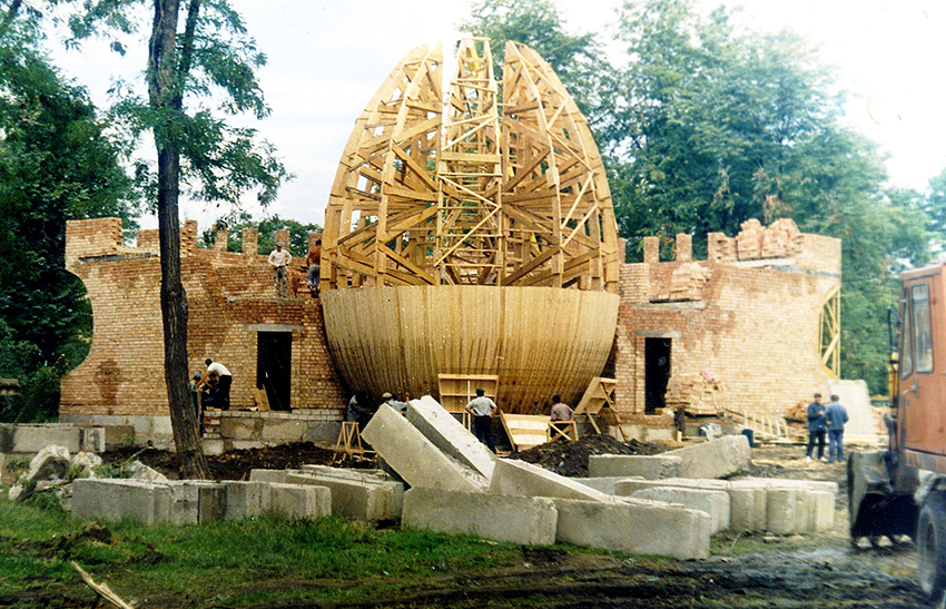 Один із етапів будівництва музею.