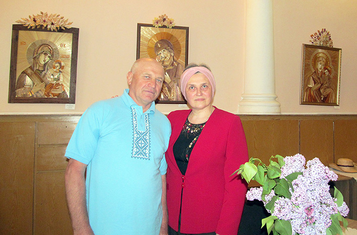 Подружжя Ольги та Василя Мельників під час відкриття виставки в Івано-Франківську. 

