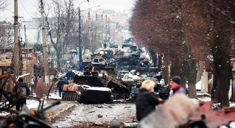 Дороги України забиті знищеною технікою.