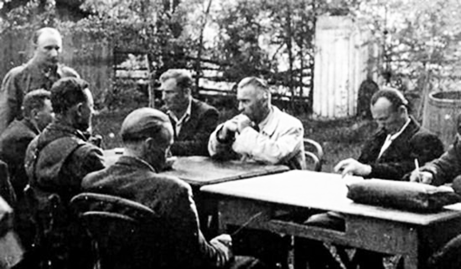 Під час переговорів представників частини Армії Крайової, яка не склала зброю, та УПА поблизу Руди Ружанецької 21 травня 1945 року щодо спільних дій проти радянських окупантів. Та було вже пізно...   