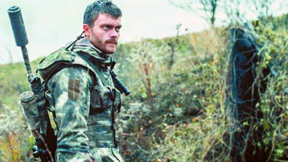 Виконавець головної ролі у «Снайпері…» – актор Павло Алдошин – нині воює на фронті як боєць Сил оборони України.