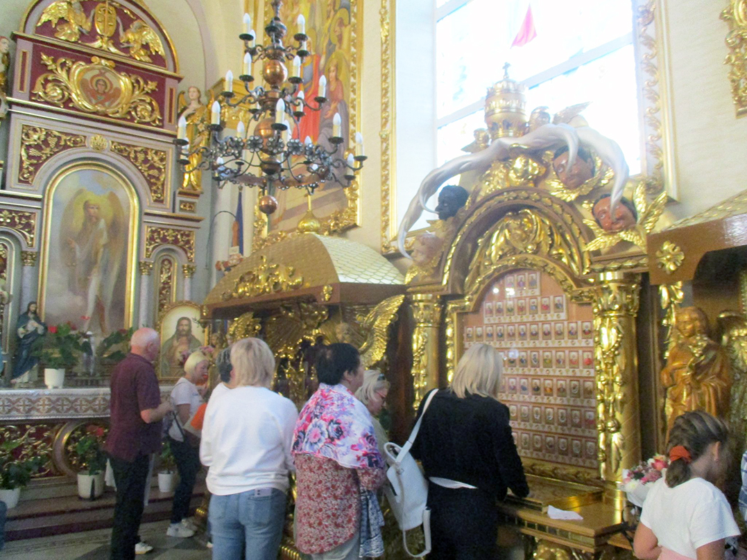 Мощі святих у Бориславській церкві – вражаюча енергія благодаті.