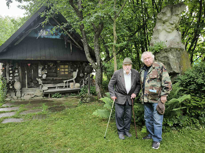 В. Сперкач  з героєм свого фільму «Христос Воскрес» Михайлом Дідишиним влітку цього року