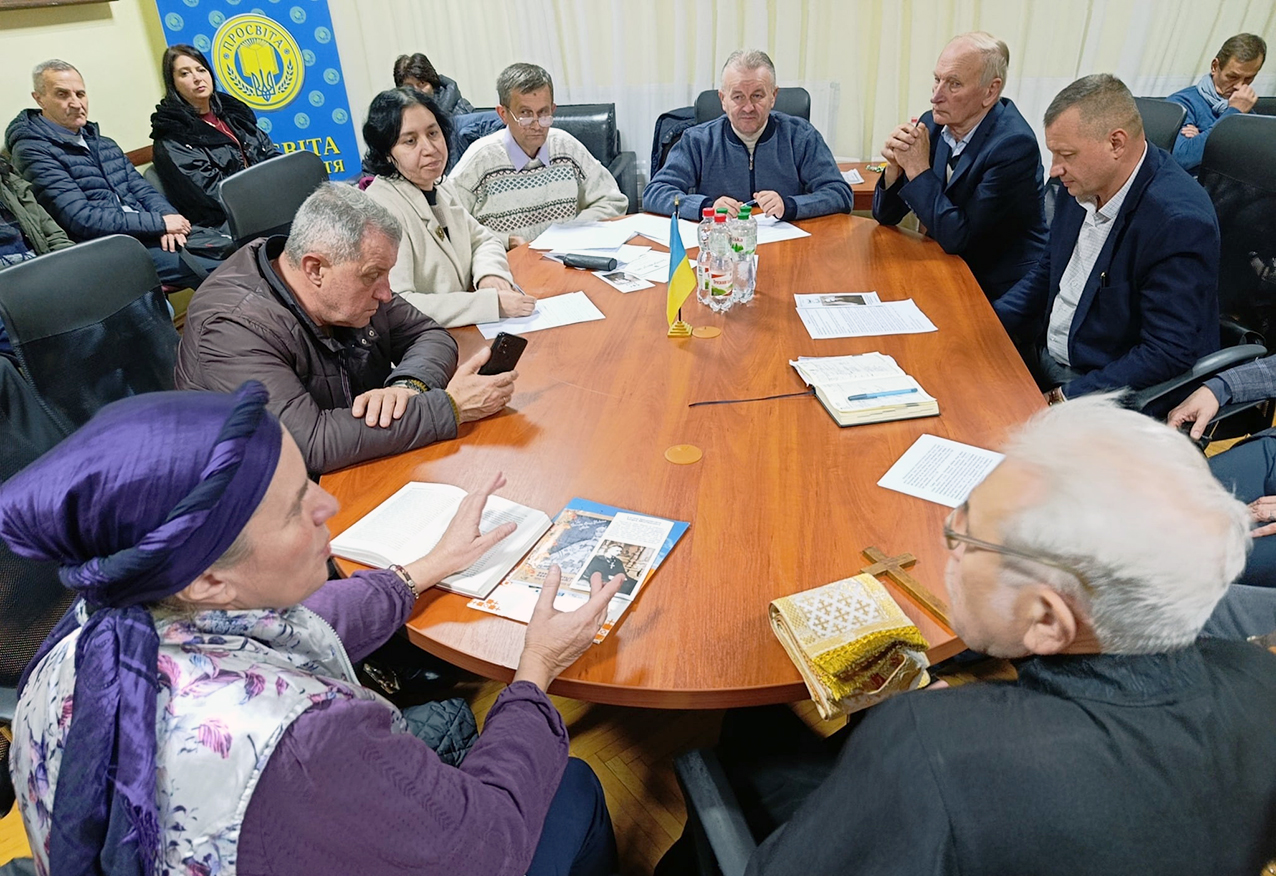 Під час зустрічі за круглим столом.