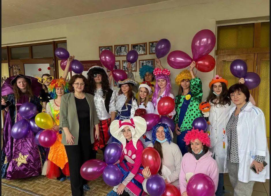 Лікарі Свято на День святого Миколая у 2025 році