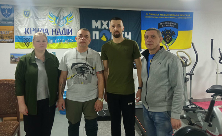 У тренажерній залі реабілітаційного центру: Анна Цуканова, Андрій Музичка, Назар Скорбач та Василь Штундер