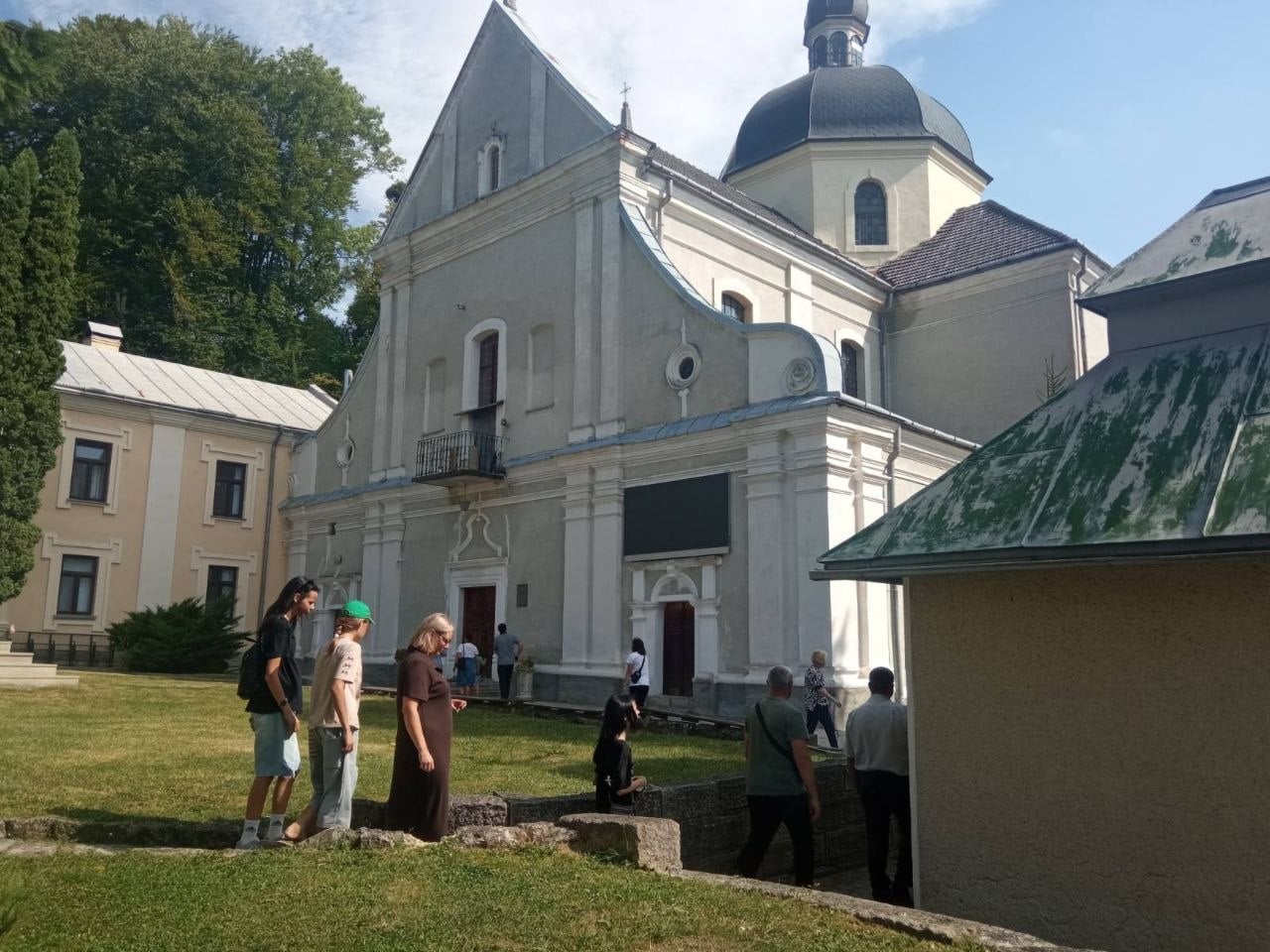 Монастирський храм Благовіщення Пречистої Діви Марії УГКЦ у Підгорецькому монастирі отців-василіян.